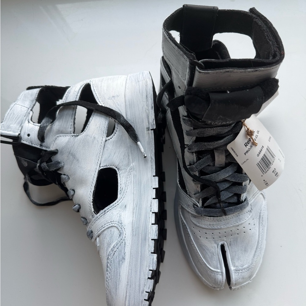 MAISON MARGIELA X REEBOK
